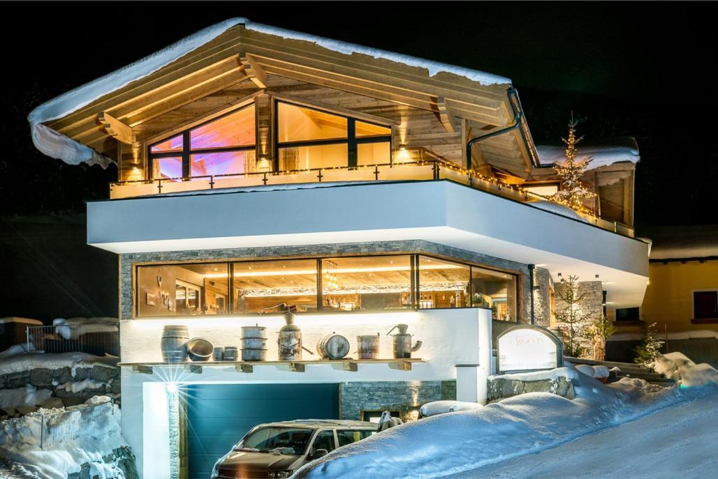 Stockis Mountaindestillerie - Appartements Leogang Buitenkant foto
