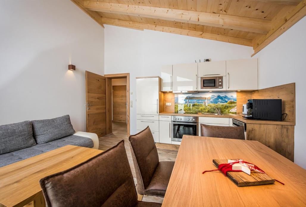 Stockis Mountaindestillerie - Appartements Leogang Buitenkant foto