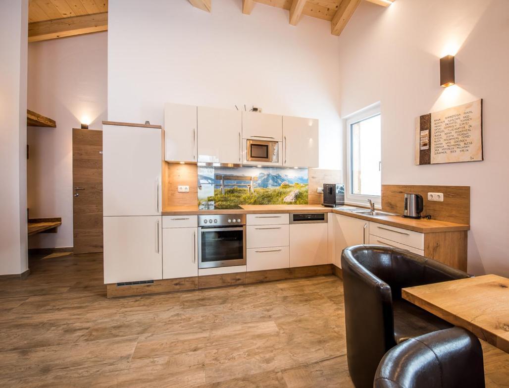 Stockis Mountaindestillerie - Appartements Leogang Buitenkant foto